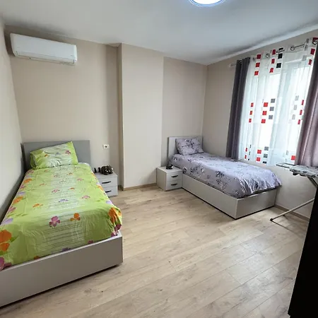 Leo In Tirana Appartement Kashari